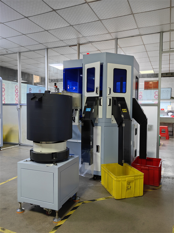 生產(chǎn)設(shè)備：?jiǎn)伪P(pán)自動(dòng)全檢機(jī)